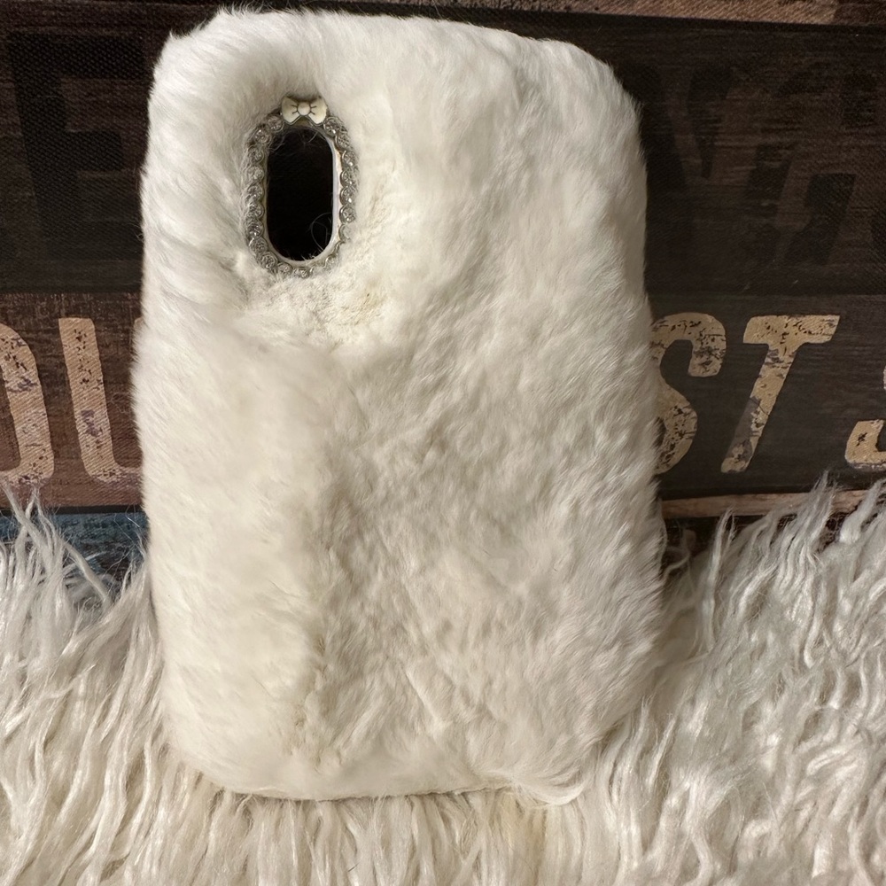 New White Faux Fur Bling  iPhone X Case Phone 📱 Holder